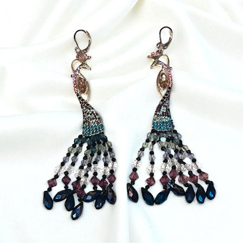 ✨💖 BETSEY JOHNSON Peacock Drop Earrings Dangling Gold Rhinestones Beaded 💖✨ - Picture 3 of 5
